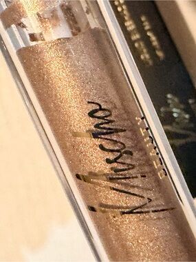 Mischo Beauty Shimmery Champagne Liquid Eyeshadow